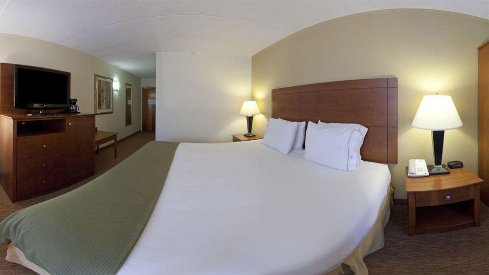 Holiday Inn Express Lynchburg By Ihg Екстер'єр фото