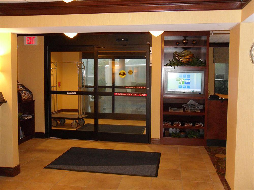 Holiday Inn Express Lynchburg, An Ihg Hotel Інтер'єр фото