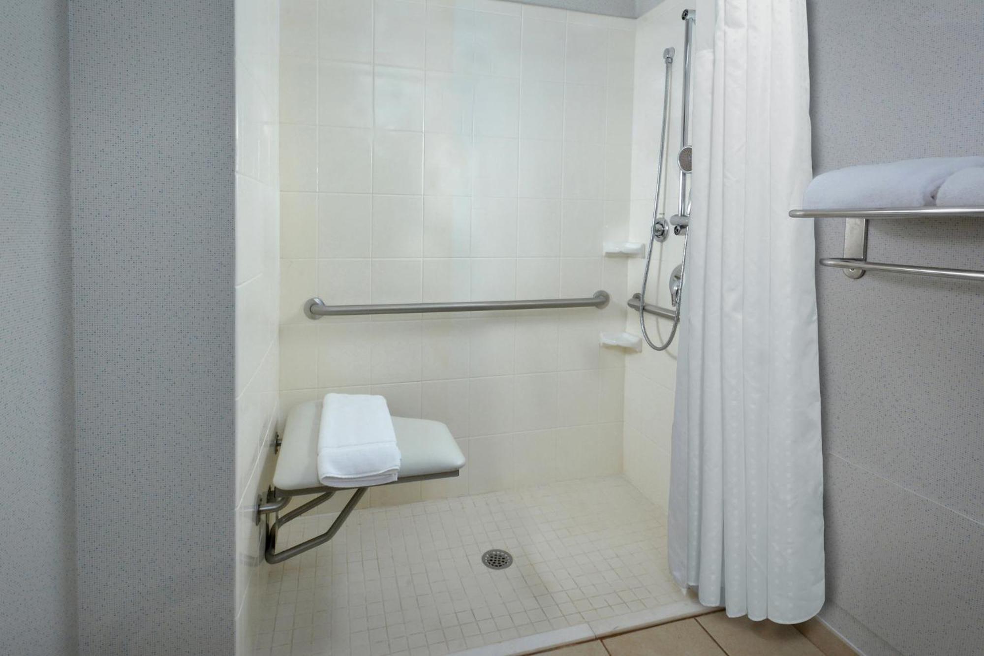 Holiday Inn Express Lynchburg By Ihg Екстер'єр фото