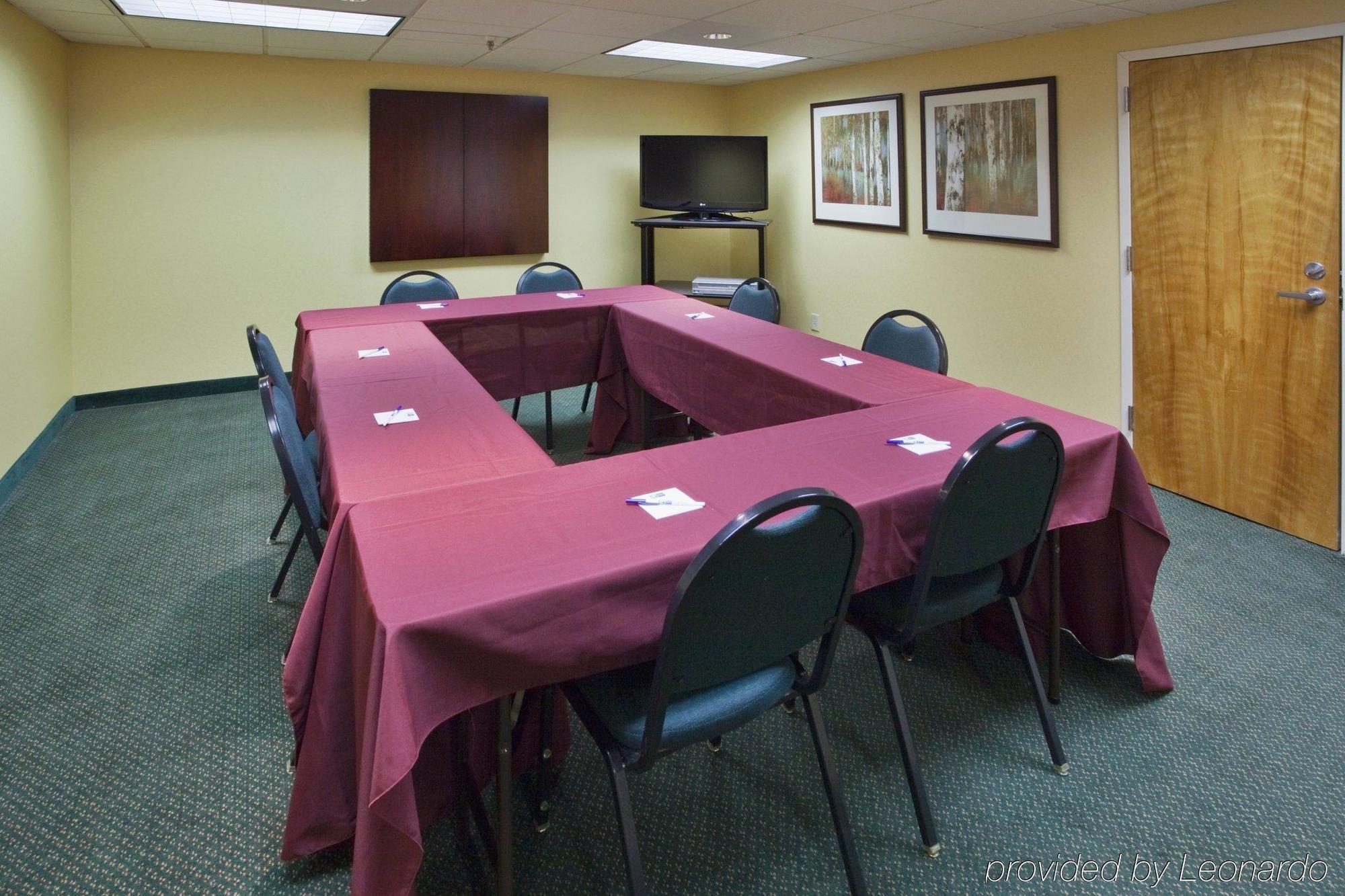 Holiday Inn Express Lynchburg By Ihg Зручності фото