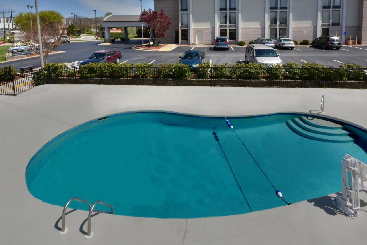 Holiday Inn Express Lynchburg By Ihg Екстер'єр фото