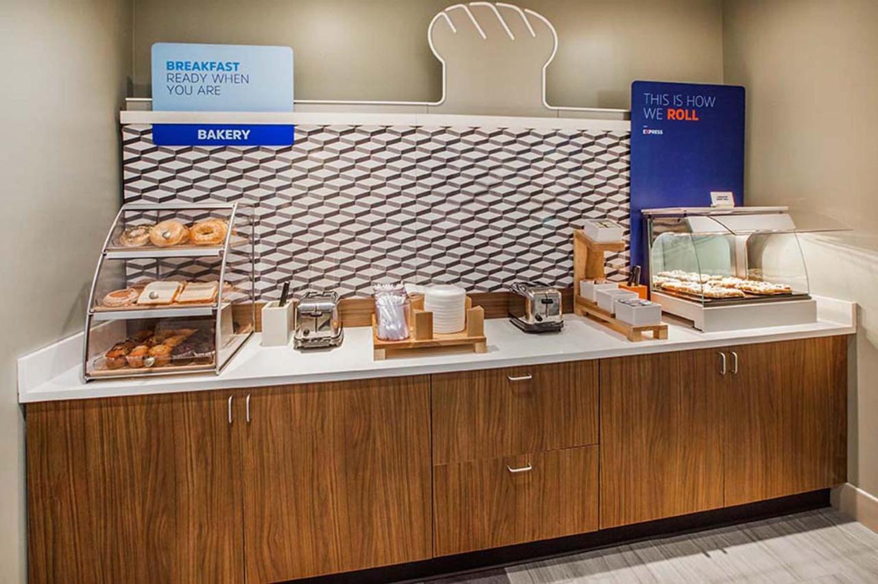 Holiday Inn Express Lynchburg By Ihg Екстер'єр фото